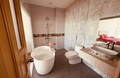 Miete eines geräumigen 4-stöckigen Hauses, Stadtteil Hoa Xuan, Da Nang, Vietnam